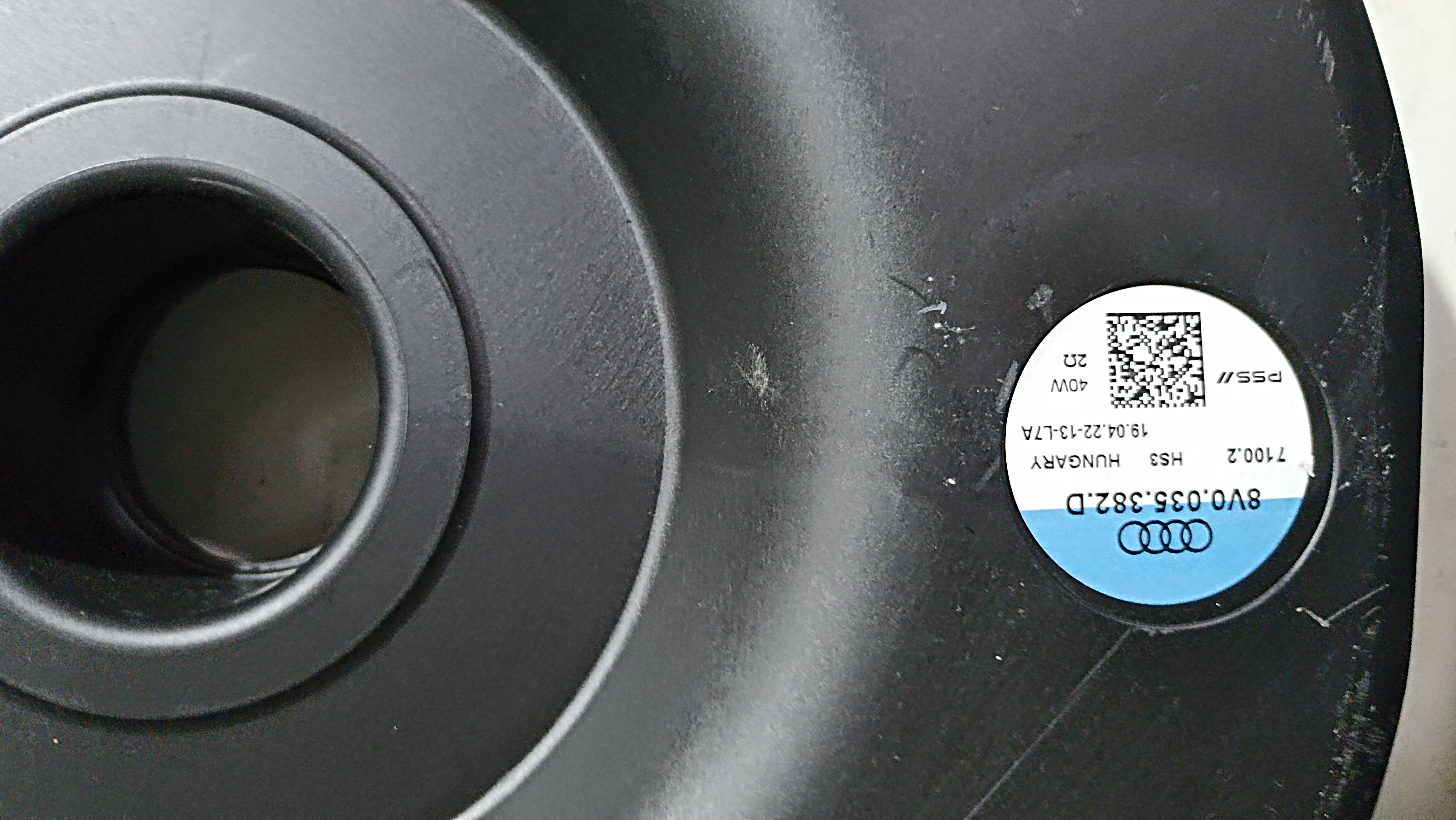 AUİDİ A3/Q2 BAGAJ İÇİ SUBWOOFER 8V0035382D