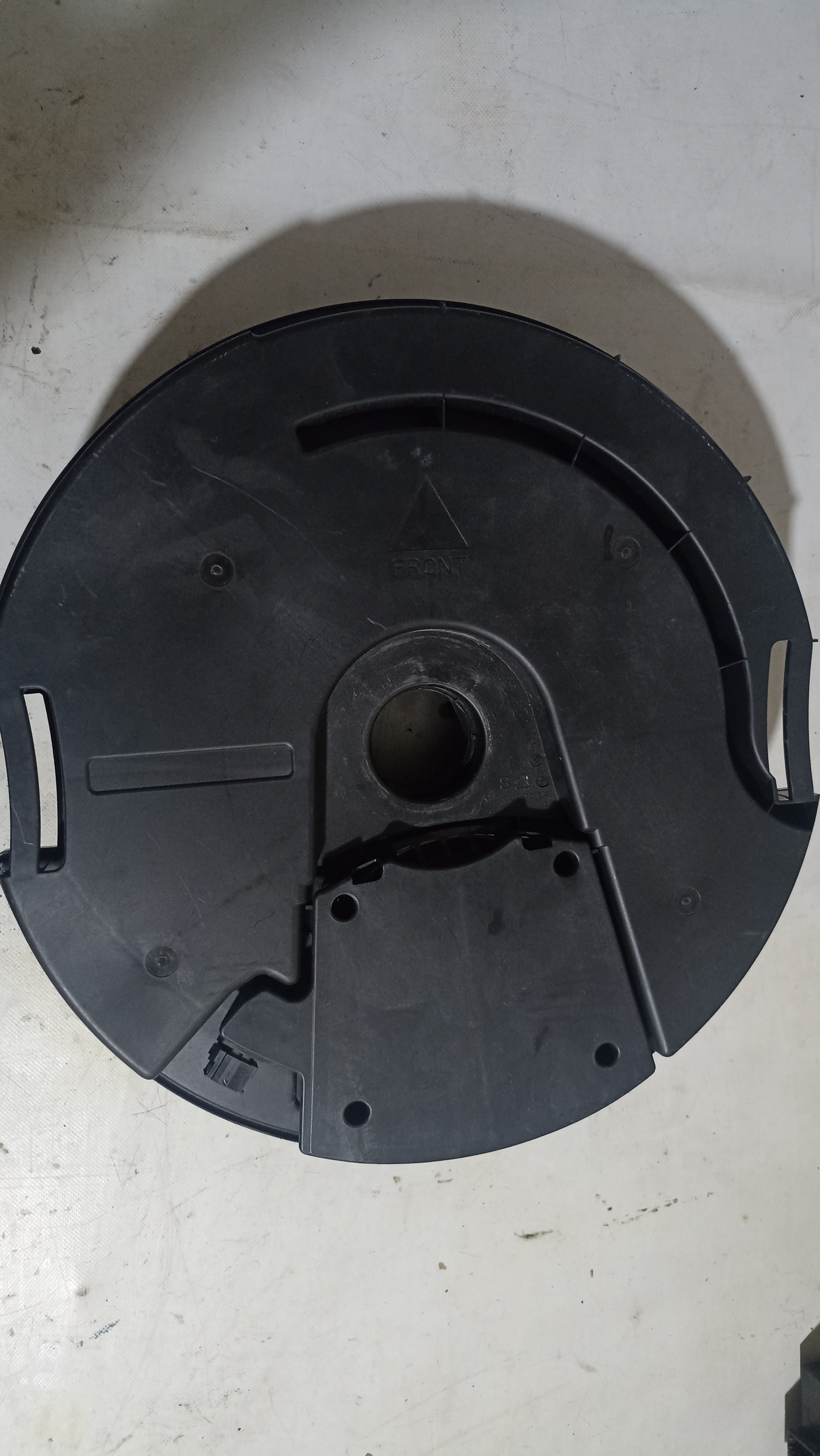 AUİDİ A3/Q2 BAGAJ İÇİ SUBWOOFER 8V0035382D - Görsel 2